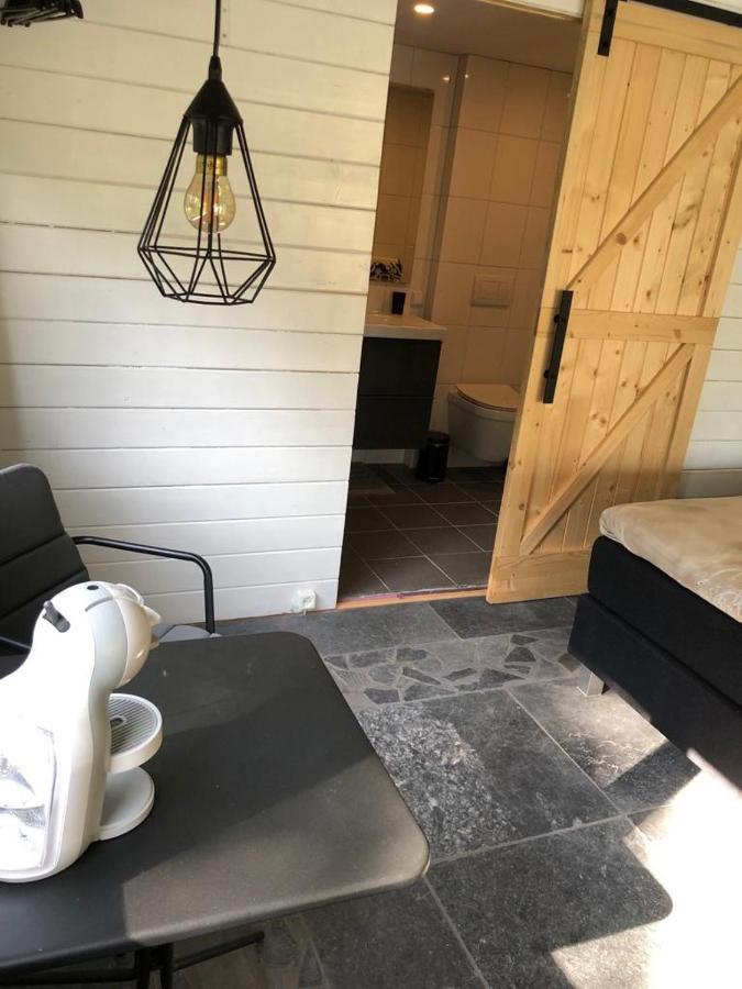 Bed and Breakfast Bij Ons Op Vogelswerf Heukelum Esterno foto
